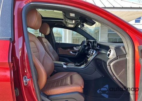 2022 Mercedes-Benz Glc 300 4Matic Coupe z USA, uszkodzony, nr VIN W1N0J8EB7NG026723